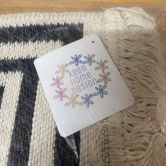 2x3 Rug - Machine Washable Entry Rug with Non-Slip Backing - Picture 4 of 9